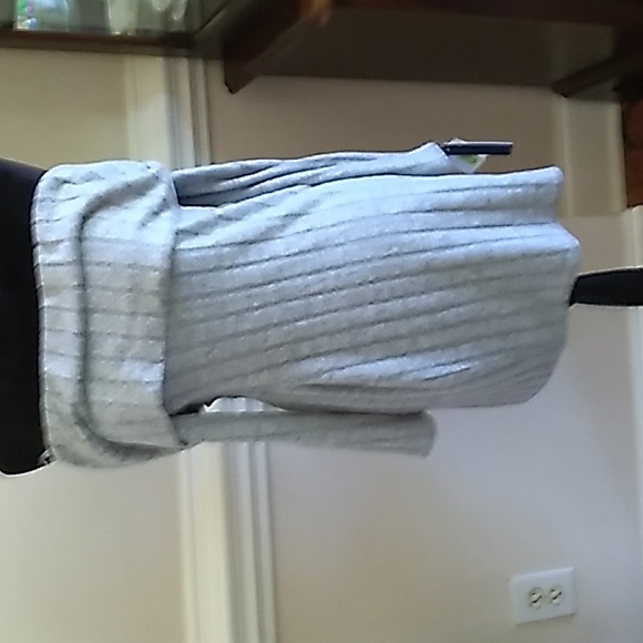 Extradionary NWT - Picture 1 of 2